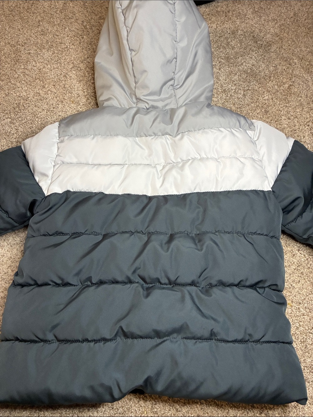 Swiss Tech Kids Hooded Puffer Jacket in Light Gray and Charcoal Size 3T - Picture 10 of 14